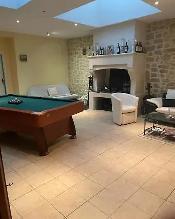 Domaine De Grand Homme בית הארחה *