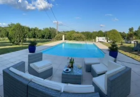 Domaine De Grand Homme בית הארחה *